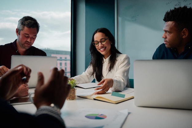 Imagem ilustrativa sobre educação financeira e literacia financeira para serviços de treinamento