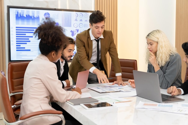 Planejamento de metas financeiras de longo prazo e aposentadoria segura